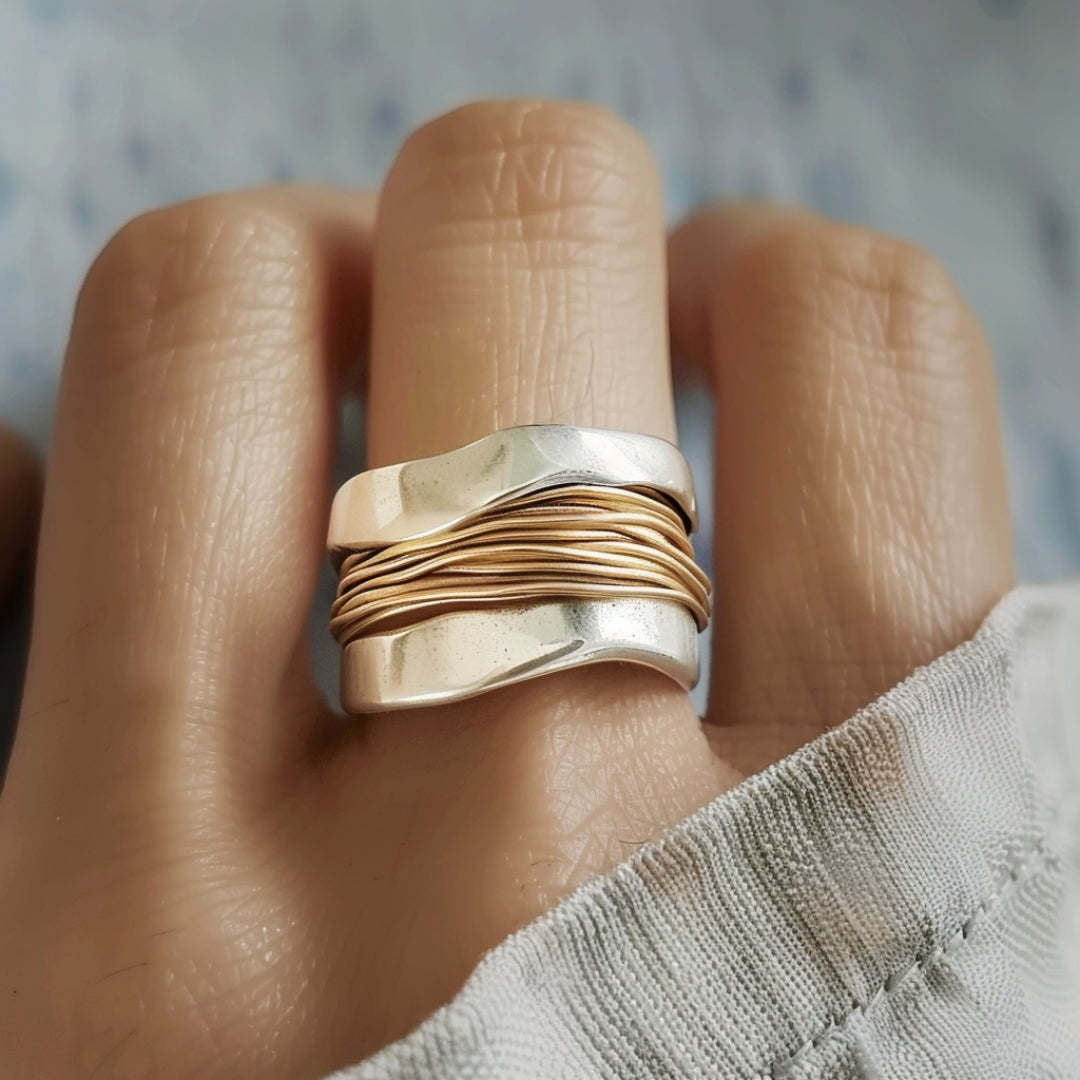 RENA™ - Silver Golden Threads Ring - Maison Léa & Lou