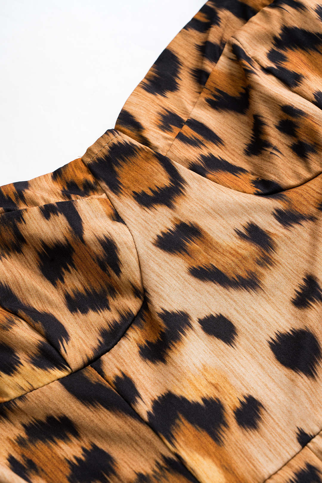 BIANCA™ - Bold Leopard Print Midi Dress - Maison Léa &amp; Lou