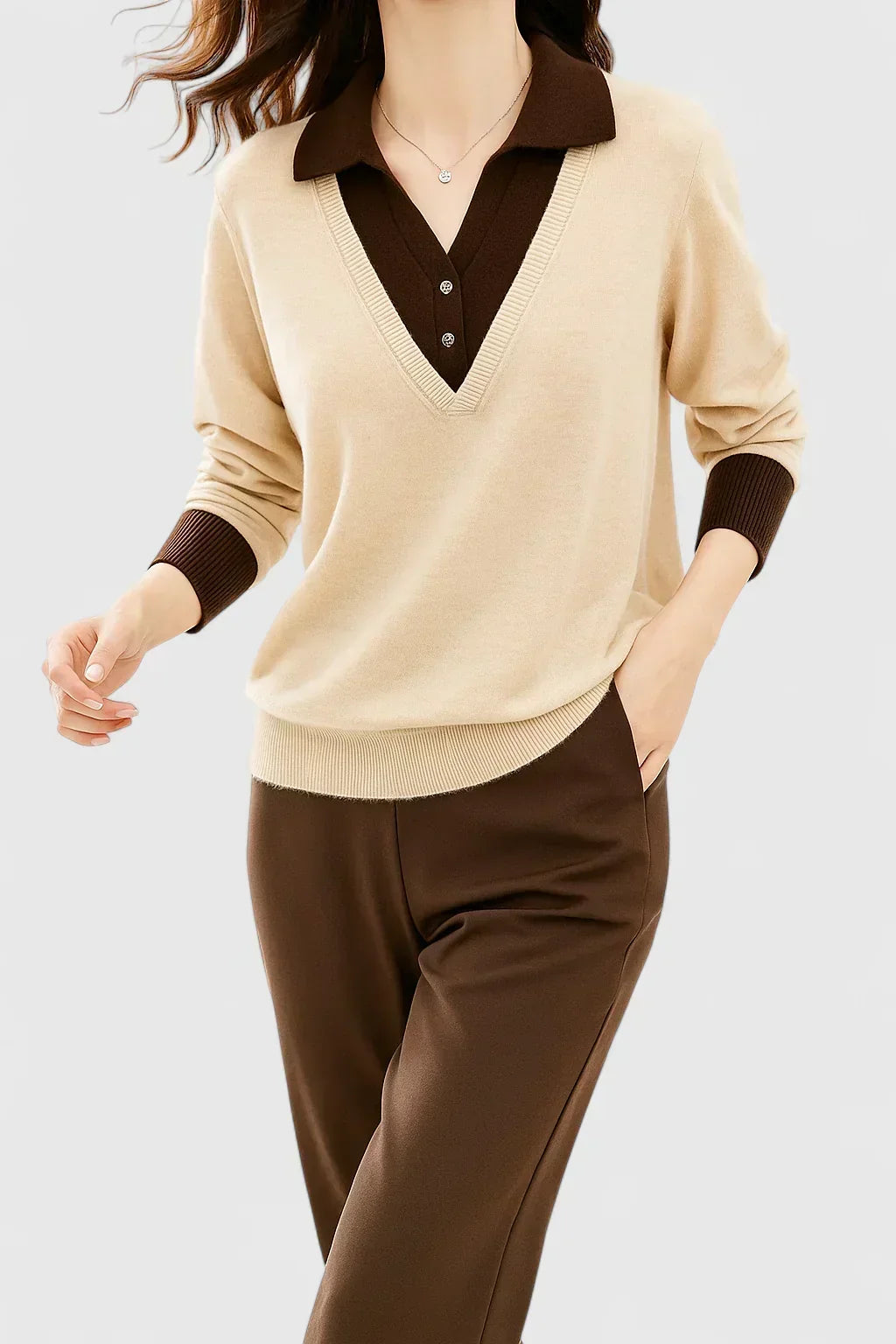 Pauline | Collared V-Neck Sweater - Maison Léa &amp; Lou