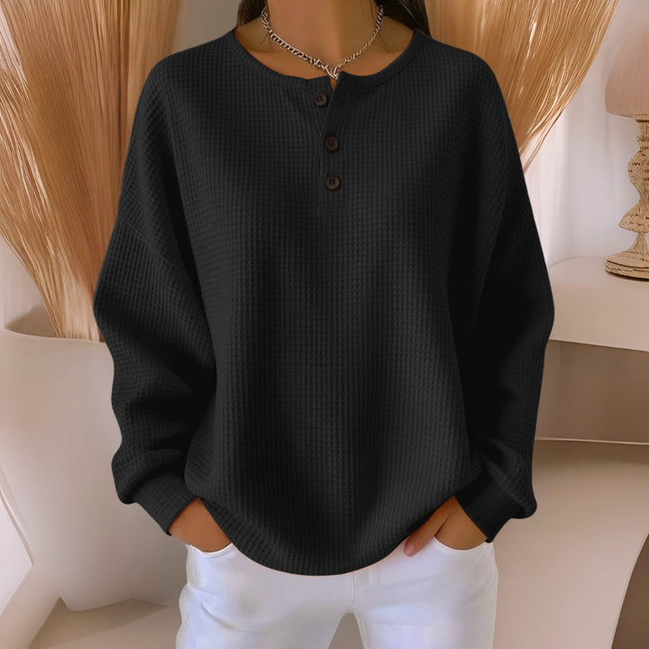 Bernadette | Relaxed Button-Neck Top - Maison Léa &amp; Lou