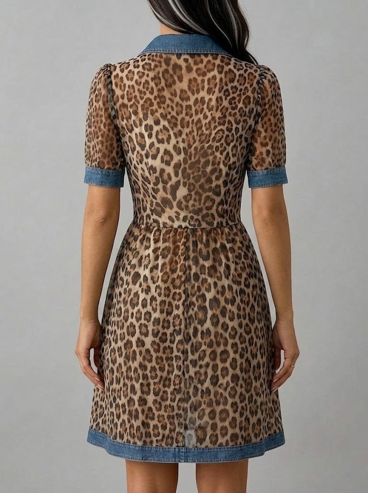Adriana | Abito chemisier leopardato con profili in denim e bottoni