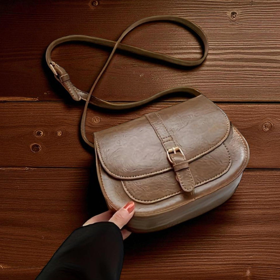 Evelyn Borsa a spalla classica
