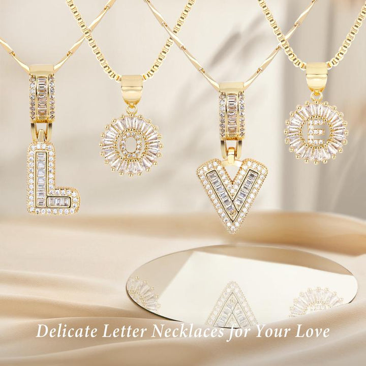 AISHA™ - Elegant 2-Pack Initial Letter Pendant Necklaces - Maison Léa &amp; Lou