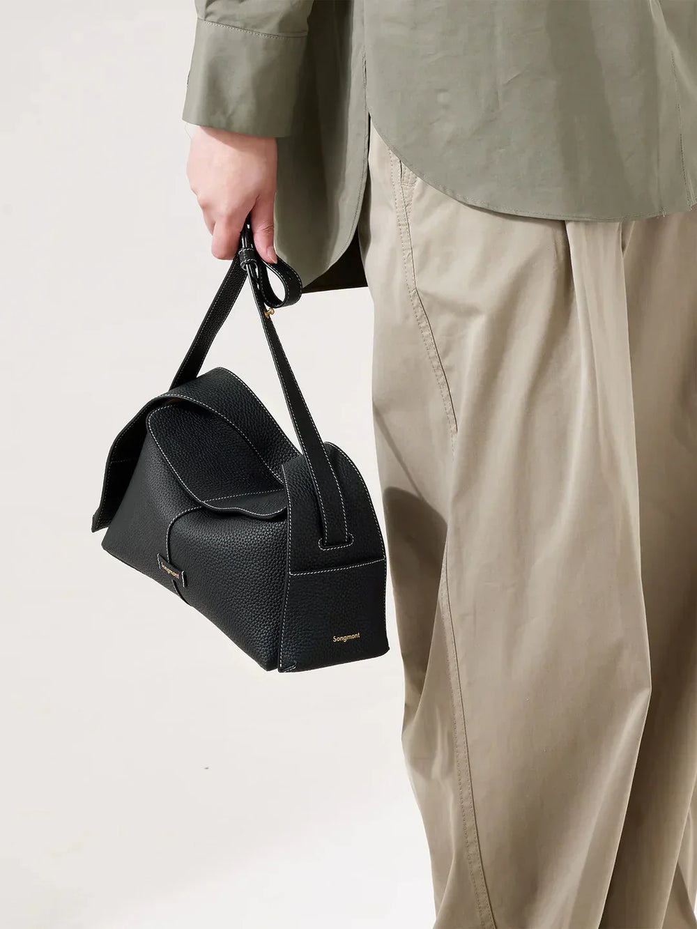Small Lioré Roof Bag - Onyx - Maison Léa & Lou