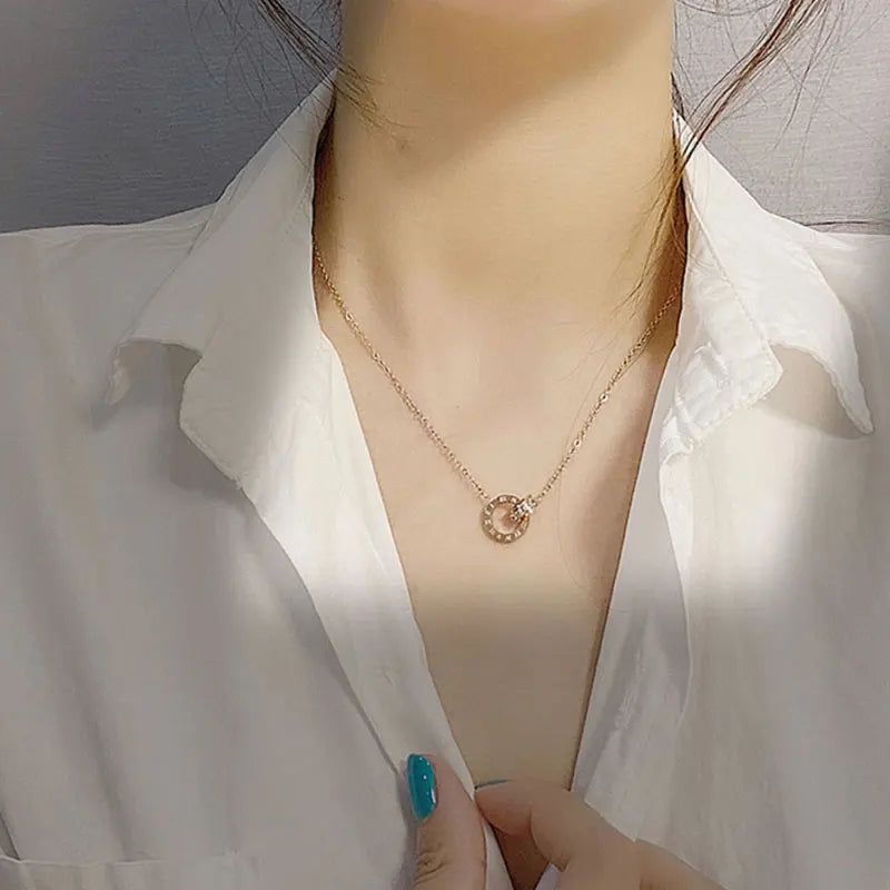 CYNTHIA™ – Roman Numeral Charm Necklace - Maison Léa &amp; Lou