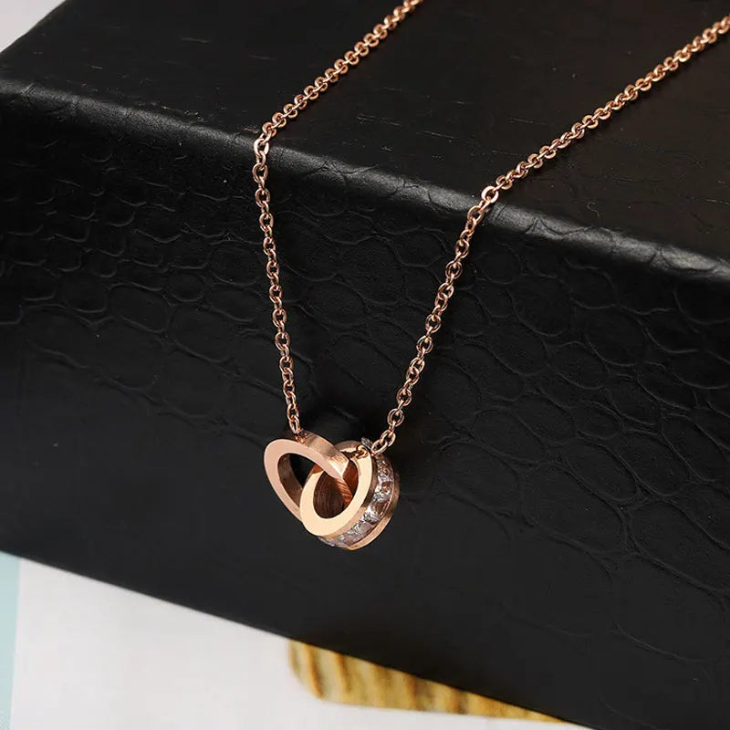 CYNTHIA™ – Roman Numeral Charm Necklace - Maison Léa &amp; Lou