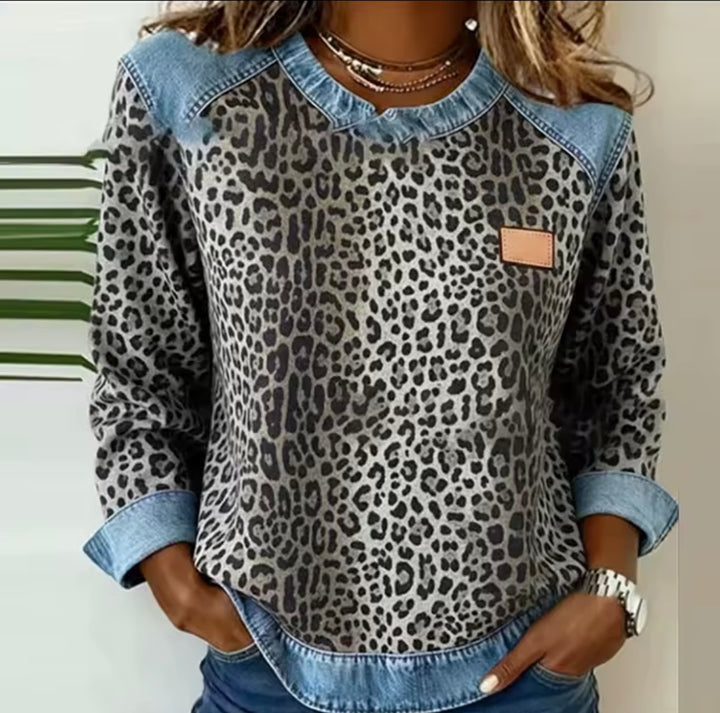 Livia™ | Printed Knit sweater with Denim Collar - Maison Léa &amp; Lou