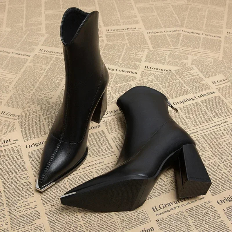 NOX™ - Chrome Tip Chelsea Boots - Maison Léa & Lou