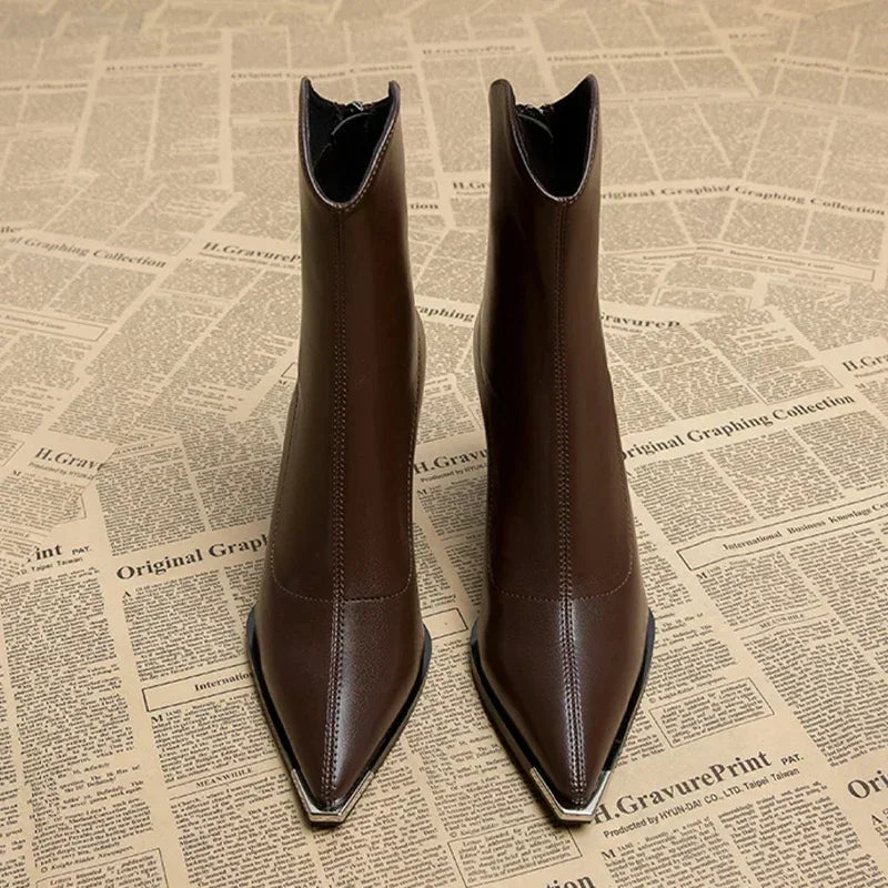 NOX™ - Chrome Tip Chelsea Boots - Maison Léa & Lou