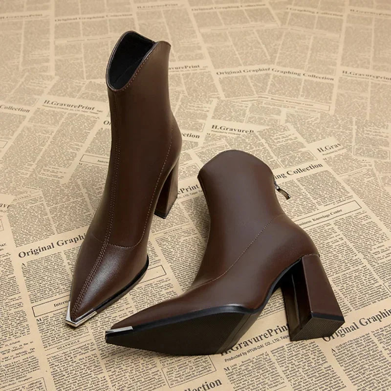 NOX™ - Chrome Tip Chelsea Boots - Maison Léa &amp; Lou