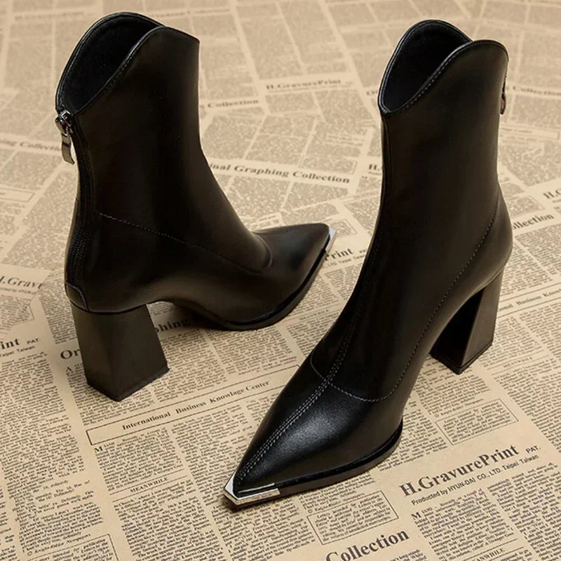 NOX™ - Chrome Tip Chelsea Boots - Maison Léa &amp; Lou