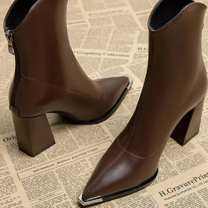 NOX™ - Chrome Tip Chelsea Boots - Maison Léa &amp; Lou