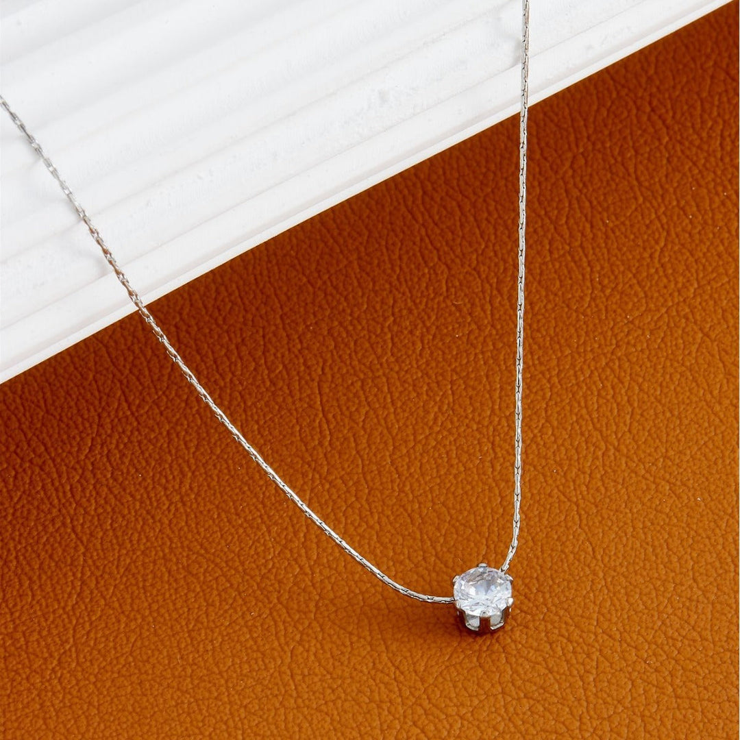 JOANNE™ – Minimalist Classic Charm Necklace - Maison Léa &amp; Lou