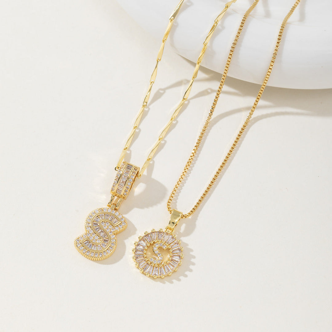 AISHA™ - Elegant 2-Pack Initial Letter Pendant Necklaces - Maison Léa &amp; Lou