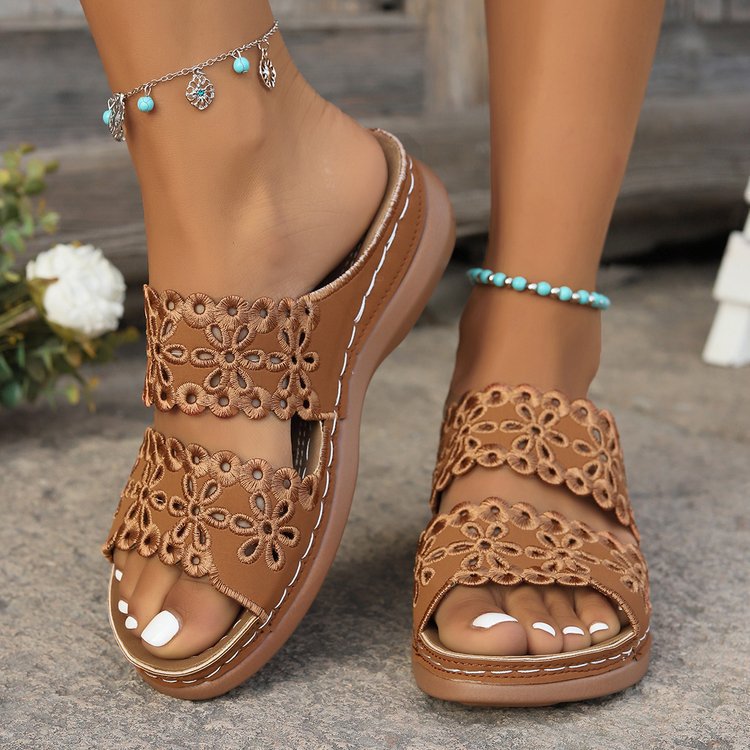 Loretta | Floral Cutout Wedge Sandals - Maison Léa & Lou