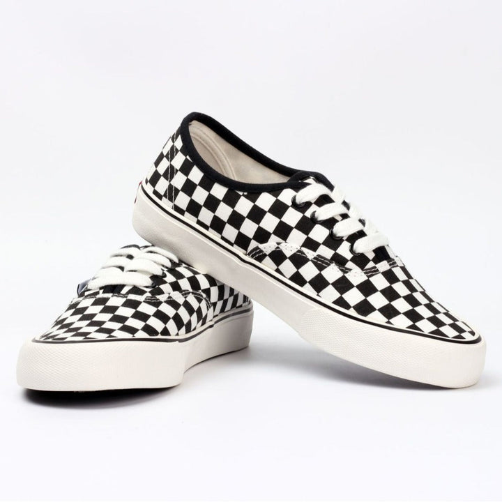 CLIONA™ - Classic Slip-On Checkered Uni-Sex Footwear - Maison Léa &amp; Lou