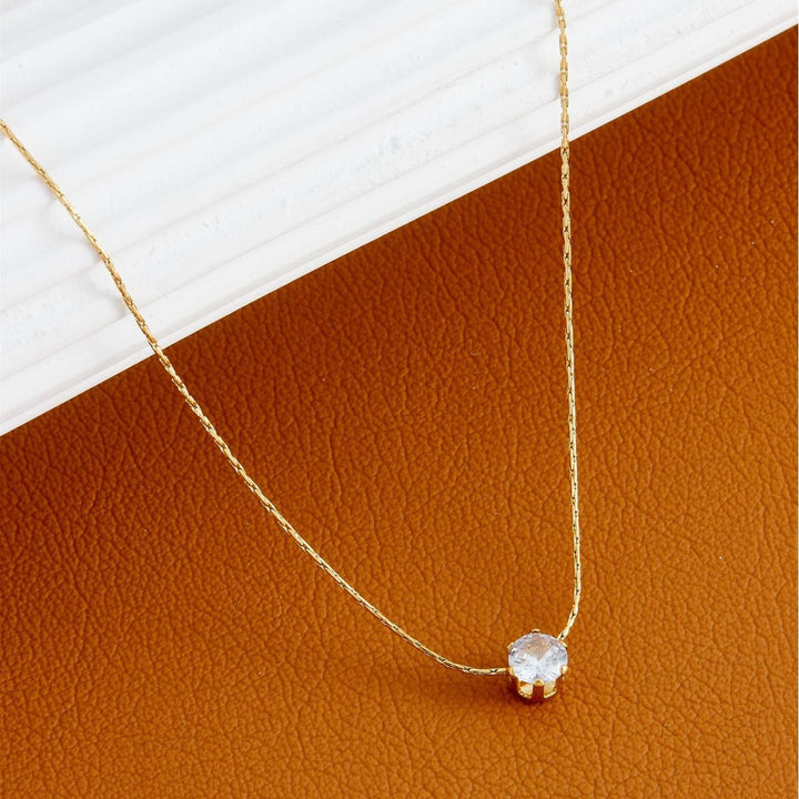 JOANNE™ – Minimalist Classic Charm Necklace - Maison Léa &amp; Lou
