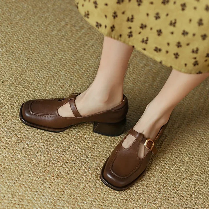 Ysolenne™ | T-Strap - Maison Léa &amp; Lou