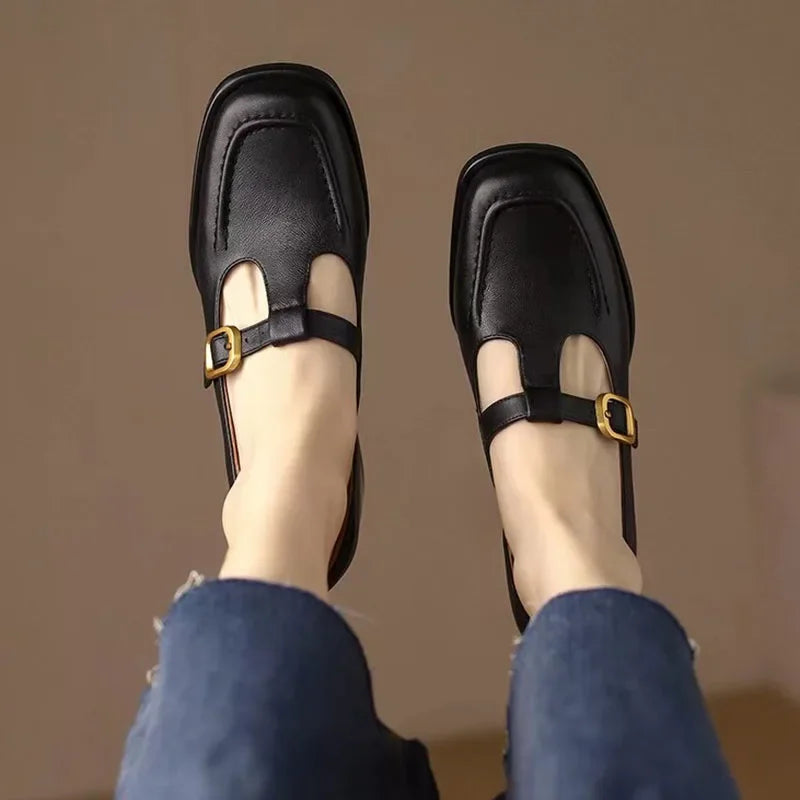 Ysolenne™ | T-Strap - Maison Léa &amp; Lou
