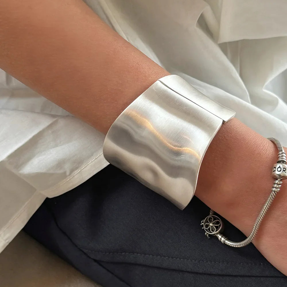 RAYNA™ – Chic Asymmetric Statement Bangle - Maison Léa & Lou