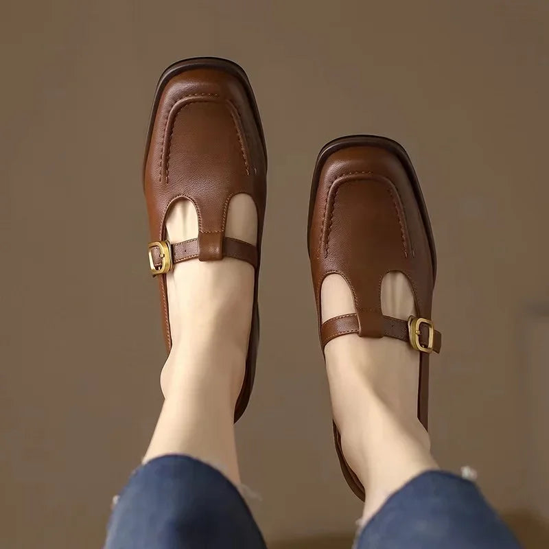 Ysolenne™ | T-Strap - Maison Léa &amp; Lou