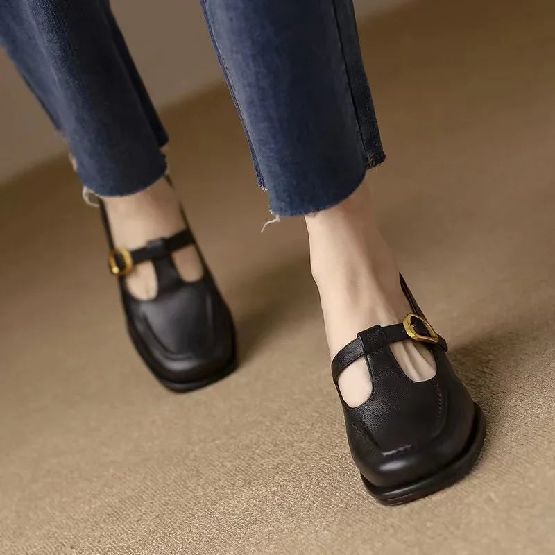 Ysolenne™ | T-Strap - Maison Léa &amp; Lou