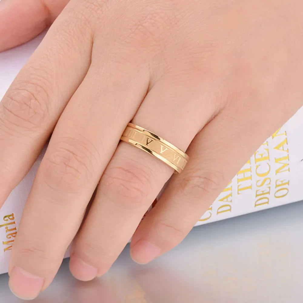 NOELLE™ – Modern Roman Numeral Ring - Maison Léa &amp; Lou