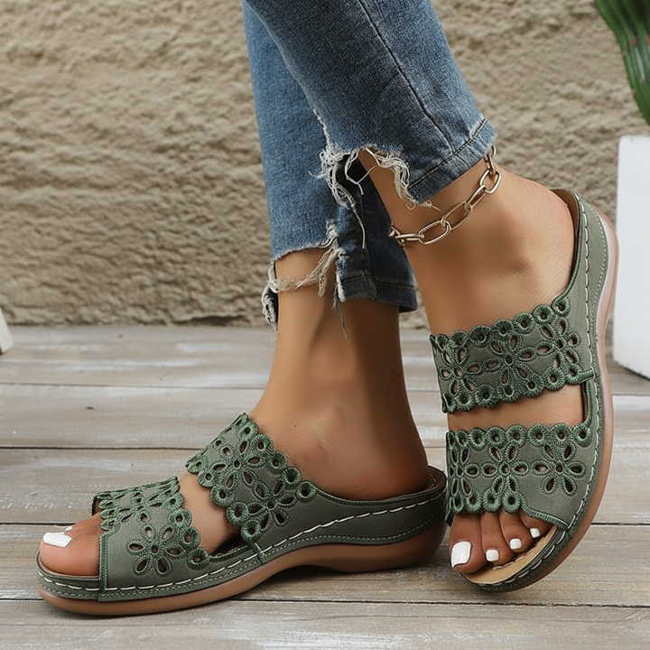 Loretta | Floral Cutout Wedge Sandals - Maison Léa &amp; Lou