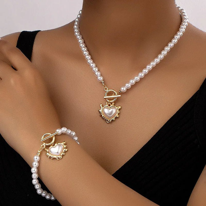 Set di bracciale e collana con pendente a cuore in perline da 2 pezzi