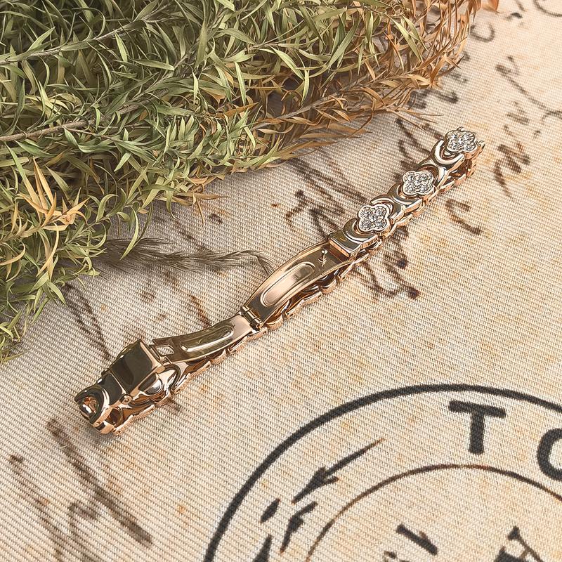 AURELIA™ – Elegant Magnetic Copper Bangle - Maison Léa &amp; Lou
