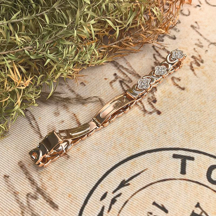 AURELIA™ – Elegant Magnetic Copper Bangle - Maison Léa &amp; Lou